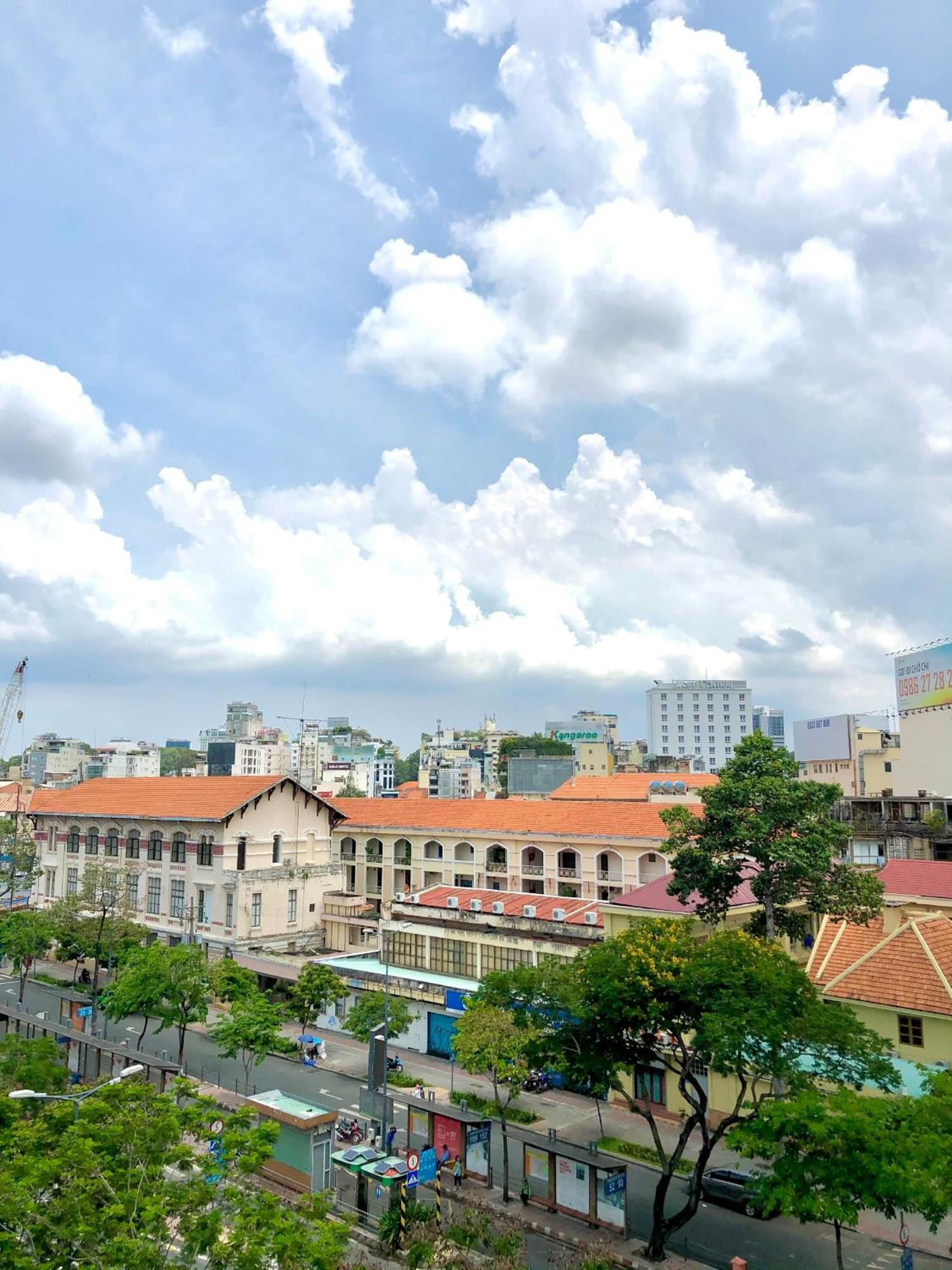 โรงแรมลิเบอร์ตี้ทู โฮจิมินห์ซิตี้ ภายนอก รูปภาพ