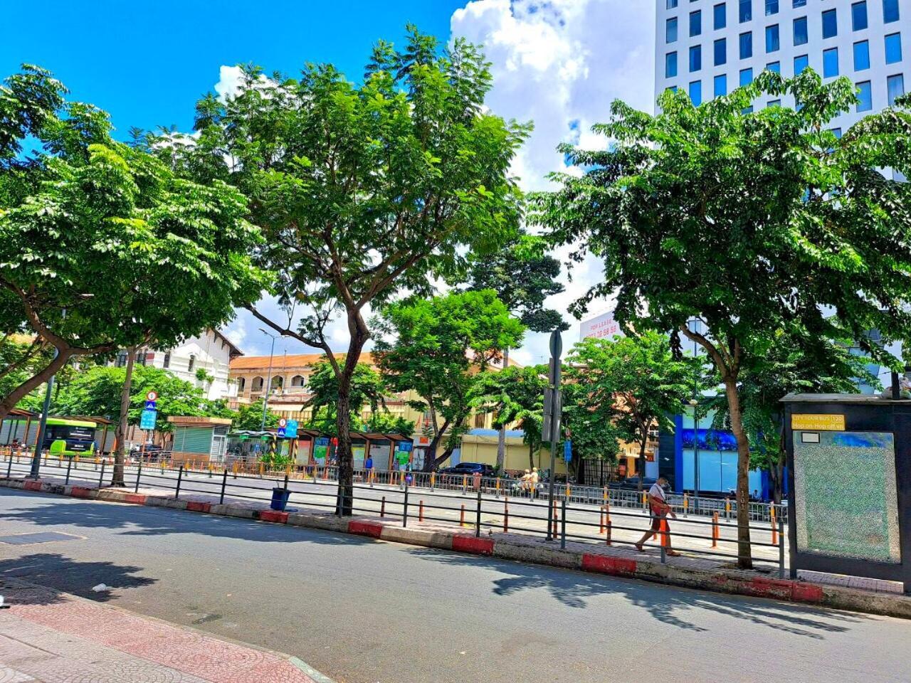 โรงแรมลิเบอร์ตี้ทู โฮจิมินห์ซิตี้ ภายนอก รูปภาพ