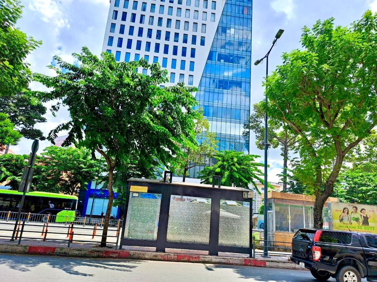 โรงแรมลิเบอร์ตี้ทู โฮจิมินห์ซิตี้ ภายนอก รูปภาพ